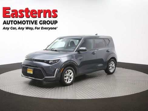 Used 2023 Kia Soul LX w/ LX Technology Package FWD image 54