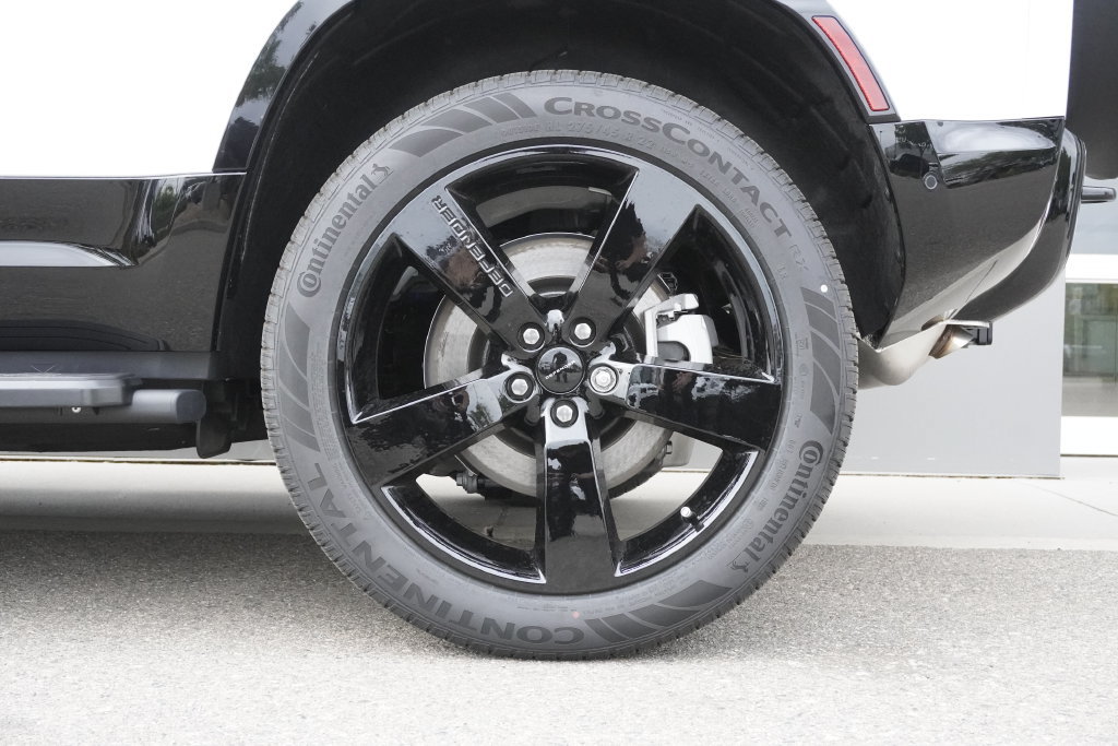 New 2026 Land Rover Defender 110 X-Dynamic SE AWD/4WD image 33
