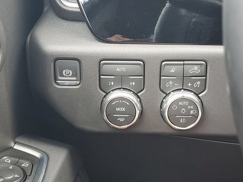 Certified 2026 GMC Sierra 1500 SLT w/ SLT Premium Package AWD/4WD image 19