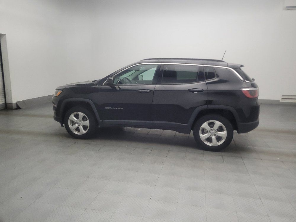 Used 2017 Jeep Compass Latitude w/ Popular Equipment Group AWD/4WD image 3