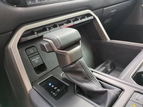 Used 2024 Toyota Tundra Limited AWD/4WD image 12