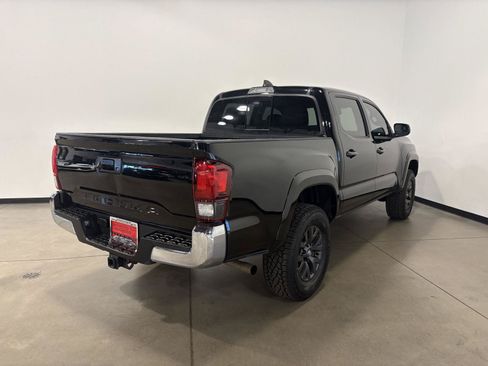 Used 2023 Toyota Tacoma SR5 AWD/4WD image 3