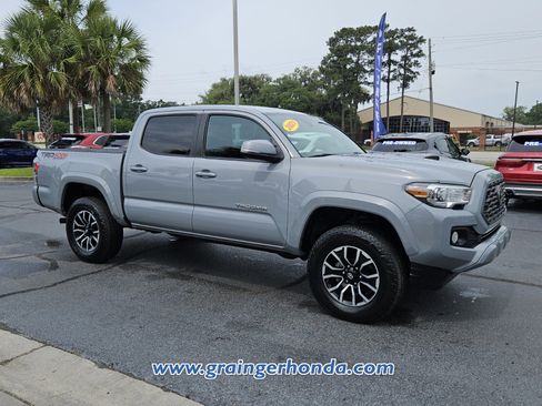 Used 2021 Toyota Tacoma TRD Sport AWD/4WD image 7