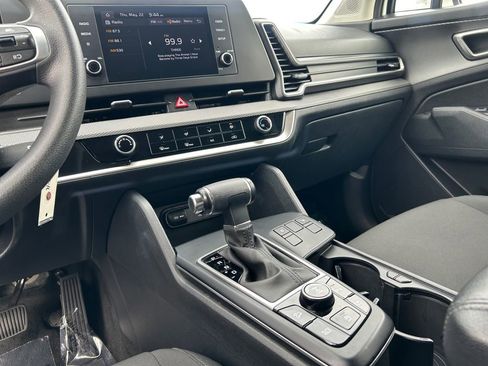 Used 2023 Kia Sportage LX image 21
