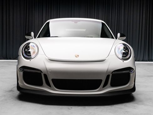 Used 2015 Porsche 911 GT3 w/ Sound Package Plus RWD image 20