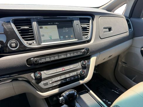 Used 2016 Kia Sedona SX FWD image 12