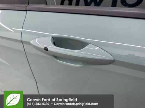 Used 2025 Hyundai Kona SEL image 8