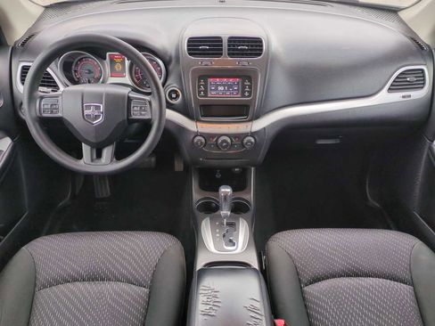 Used 2019 Dodge Journey SE image 19