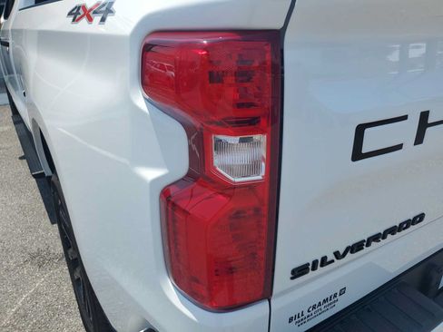 Used 2026 Chevrolet Silverado 1500 Custom w/ LPO, Dark Essentials Package AWD/4WD image 19