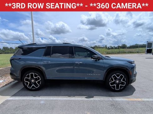 Used 2025 Chevrolet Traverse High Country FWD image 10