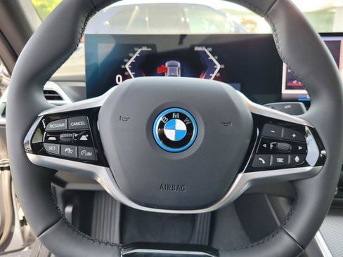 New 2026 BMW i4 eDrive40 w/ Parking Assistance Package RWD image 18