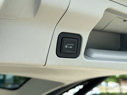 Used 2019 GMC Acadia SLT FWD image 34