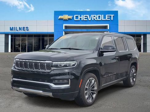 Used 2022 Jeep Grand Wagoneer Series III w/ Rear Seat Video Group 1 AWD/4WD image 2