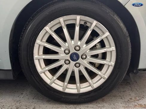 Used 2013 Ford C-MAX Energi SEL FWD image 25