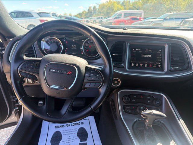 Used 2019 Dodge Challenger SXT RWD image 12