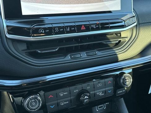 New 2026 Jeep Compass Limited image 31