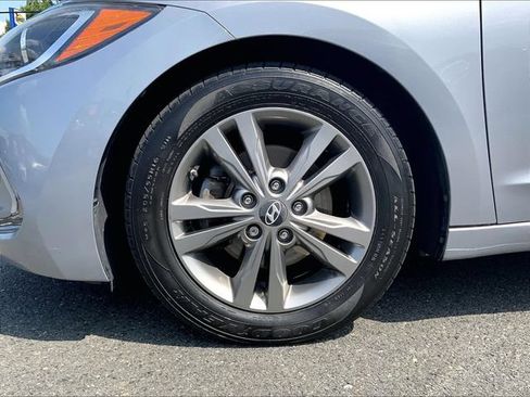 Used 2017 Hyundai Elantra SE w/ SE A/T Tech Package 03 FWD image 9