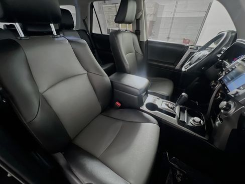 Used 2021 Toyota 4Runner SR5 Premium w/ Moonroof Package AWD/4WD image 31
