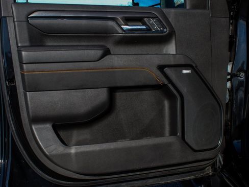 Used 2024 GMC Sierra 2500 AT4 w/ Technology Package image 8