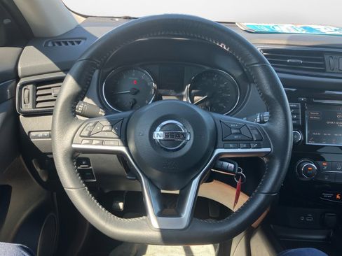 Used 2020 Nissan Rogue S w/ Special Edition Package FWD image 13