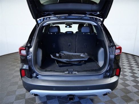 Certified 2025 Ford Escape Platinum w/ Premium Technology Package image 10