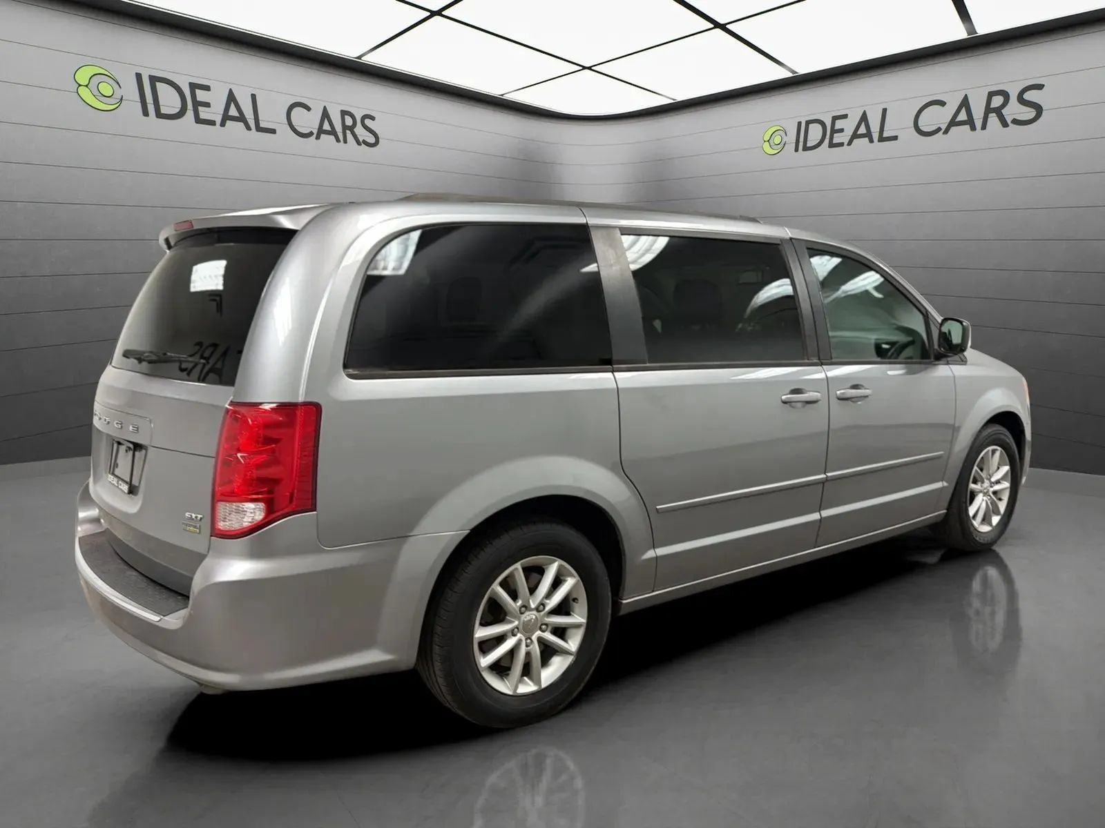 Used 2014 Dodge Grand Caravan SXT FWD image 5