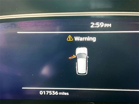 Used 2023 Mitsubishi Outlander SE image 11