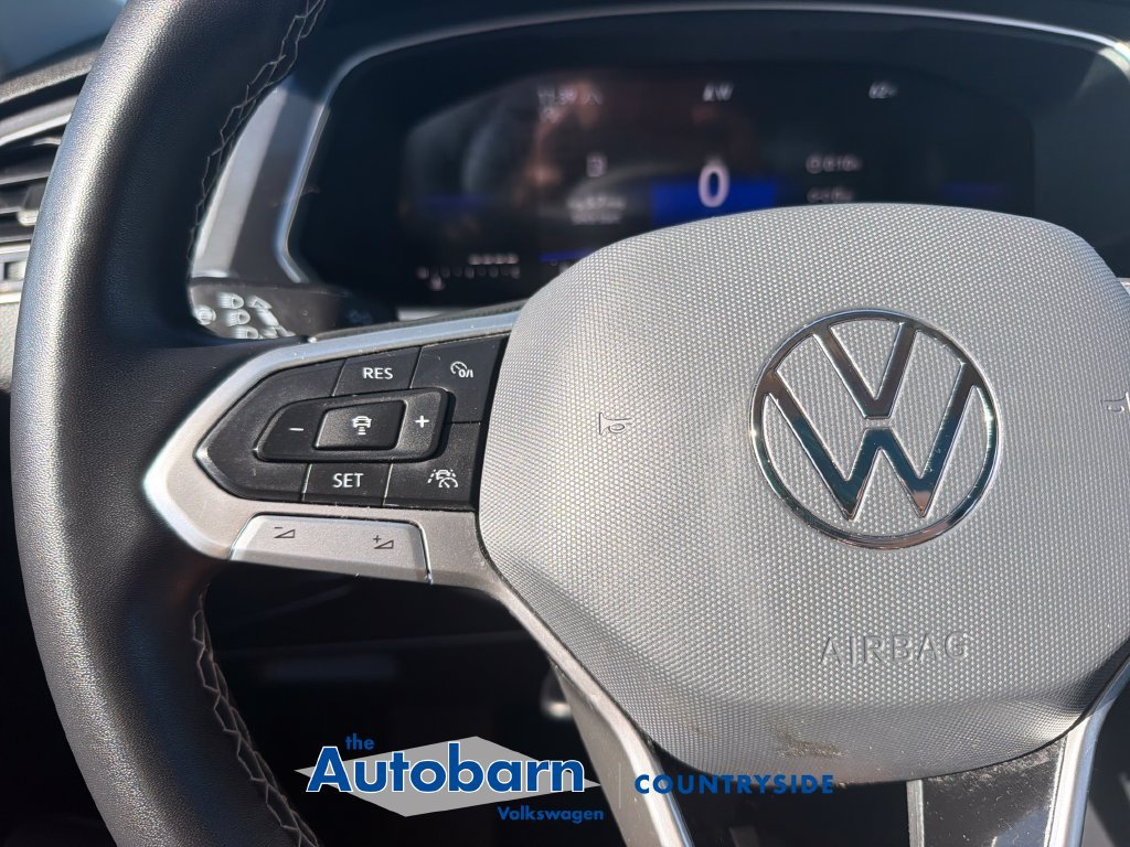 Certified 2023 Volkswagen Tiguan SE w/ Panoramic Sunroof Package AWD/4WD image 13