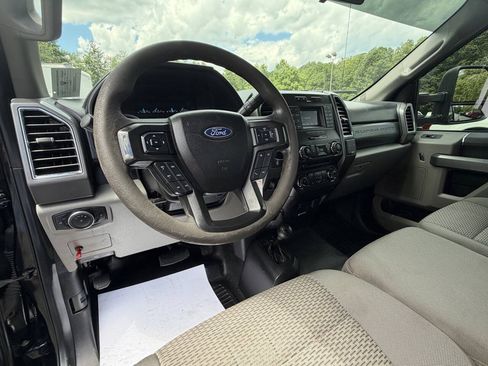 Used 2017 Ford F550 4x4 Regular Cab Super Duty image 29