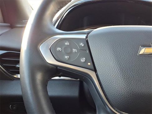 Used 2023 Chevrolet Traverse LT image 16