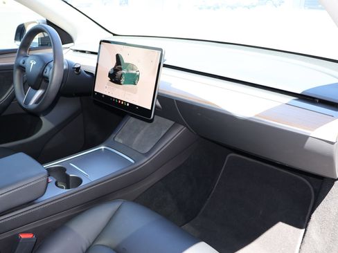 Used 2023 Tesla Model Y Long Range AWD/4WD image 26