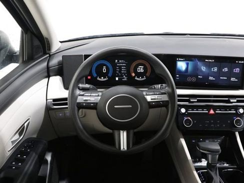 Used 2025 Hyundai Tucson SEL FWD image 11