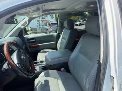 Used 2018 Toyota Sequoia Platinum AWD/4WD image 10