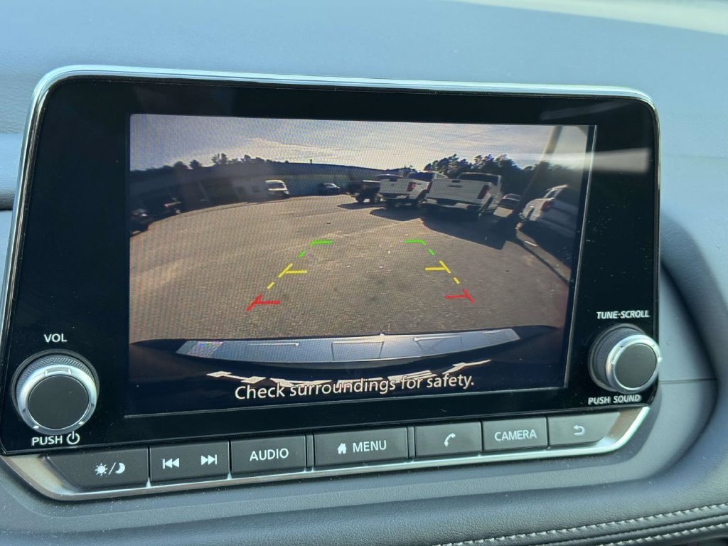 Used 2026 Nissan Rogue SV FWD image 4