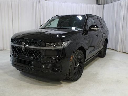 New 2026 Lincoln Navigator Reserve w/ Jet Appearance Package AWD/4WD image 34