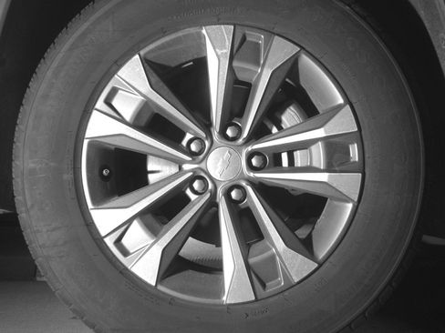Used 2025 Chevrolet Equinox LT FWD image 13