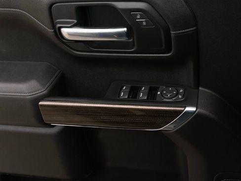 Used 2022 Chevrolet Silverado 1500 LT Trail Boss w/ Convenience Package II image 21