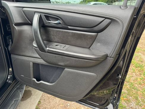 Used 2017 Chevrolet Traverse LT FWD image 24