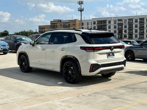 New 2026 Volkswagen Tiguan SE R-Line FWD image 5