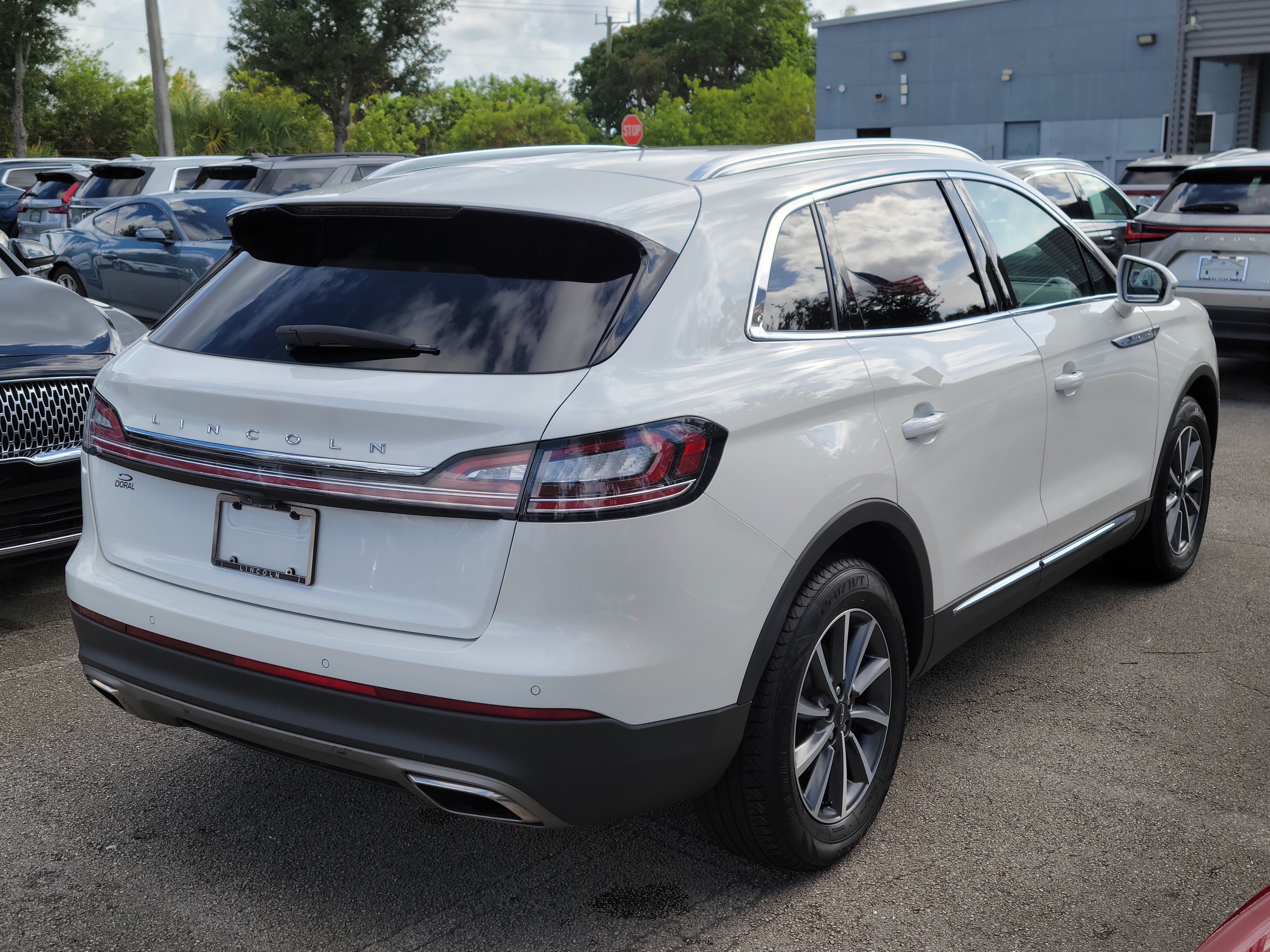 Certified 2023 Lincoln Nautilus FWD image 4