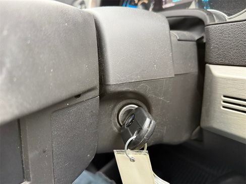 Used 2013 Ford F150 Platinum image 31