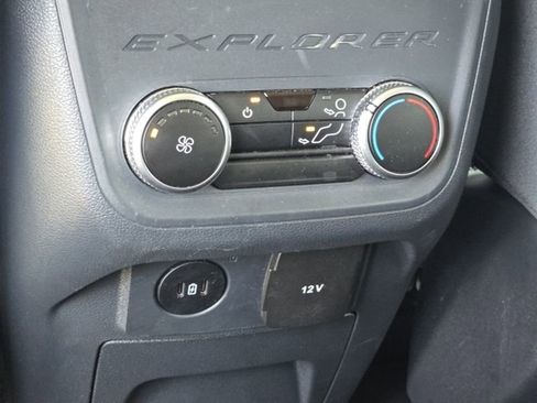 Used 2025 Ford Explorer Active image 11