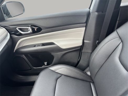 New 2026 Jeep Compass Limited image 16