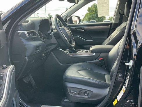 Used 2022 Toyota Highlander Limited AWD/4WD image 21