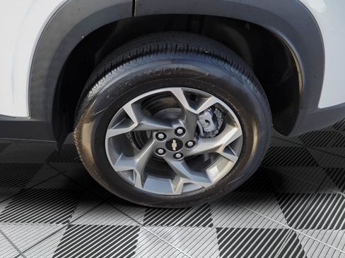 Certified 2024 Chevrolet Trax LT FWD image 37