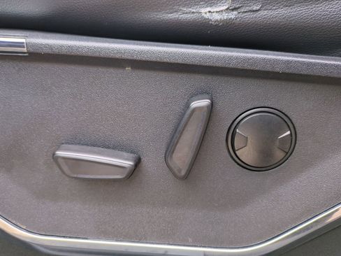 Used 2023 Ford F250 Lariat w/ Lariat Ultimate Package image 40