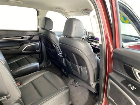 Used 2023 Kia Telluride S image 32