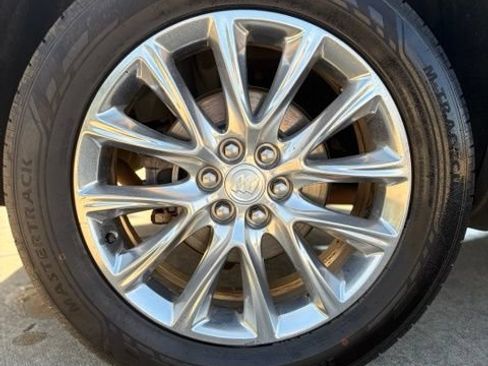 Used 2020 Buick Enclave Essence w/ Sound and Sites Package FWD image 12