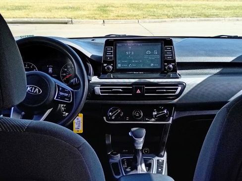 Used 2021 Kia Seltos LX image 19