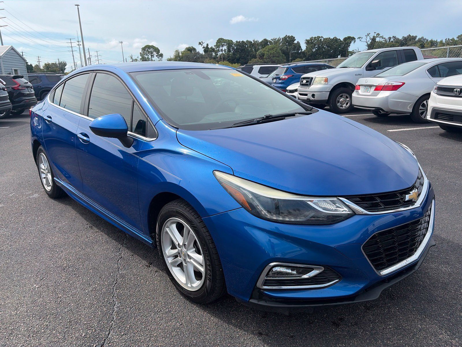 Used 2018 Chevrolet Cruze LT w/ Convenience Package FWD image 1